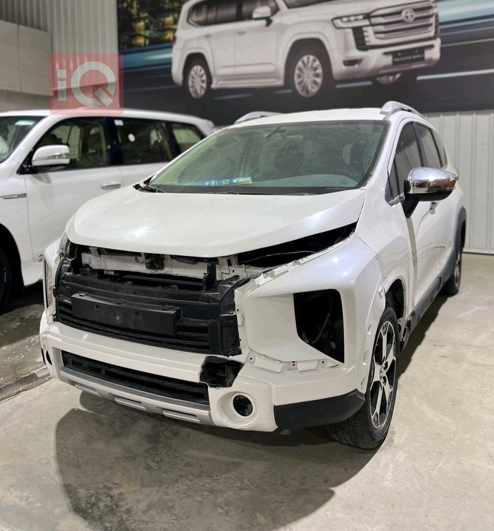 میتسوبیشی ئێکسپاندەر کرۆس